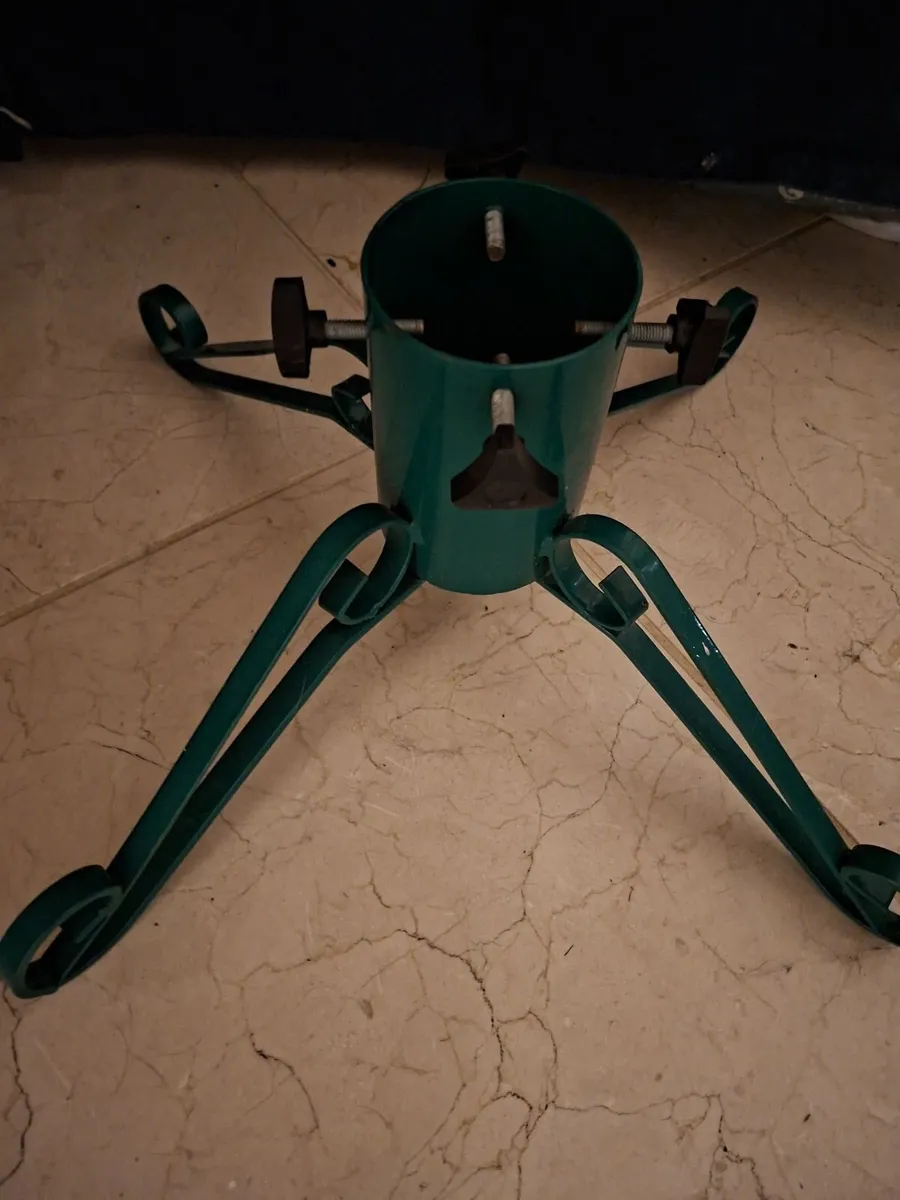 Christmas tree stand