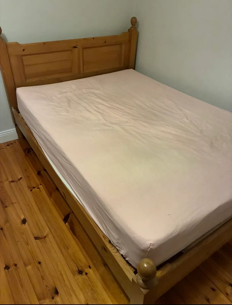 Solid wooden bed frame - Image 2