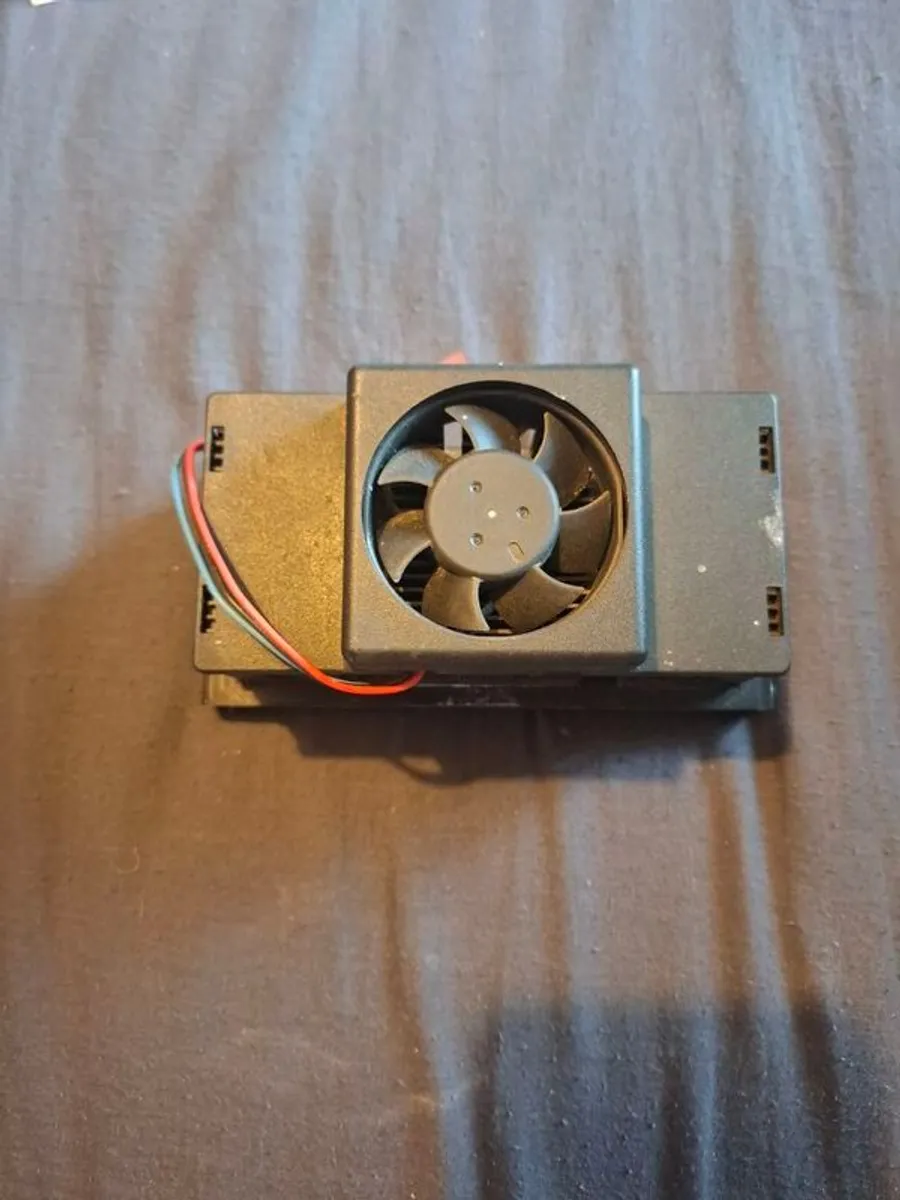 AMD  Athlon "slot A" cartridge processor - Image 3