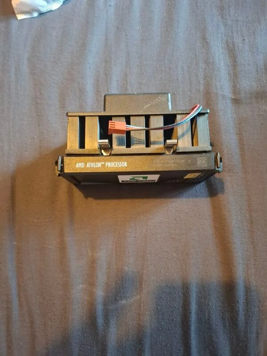 AMD  Athlon "slot A" cartridge processor - Image 2