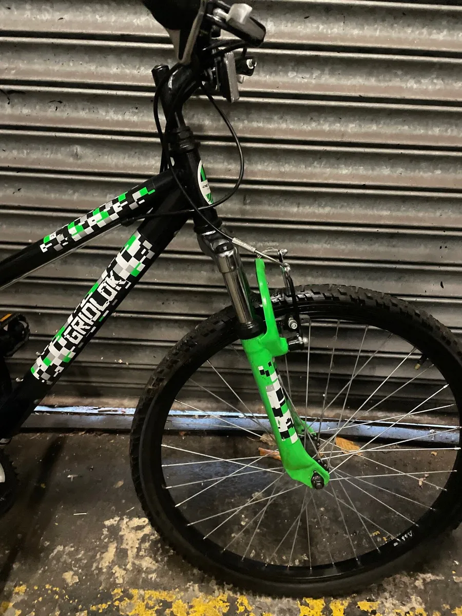 Mountain bike with suspension - Image 3
