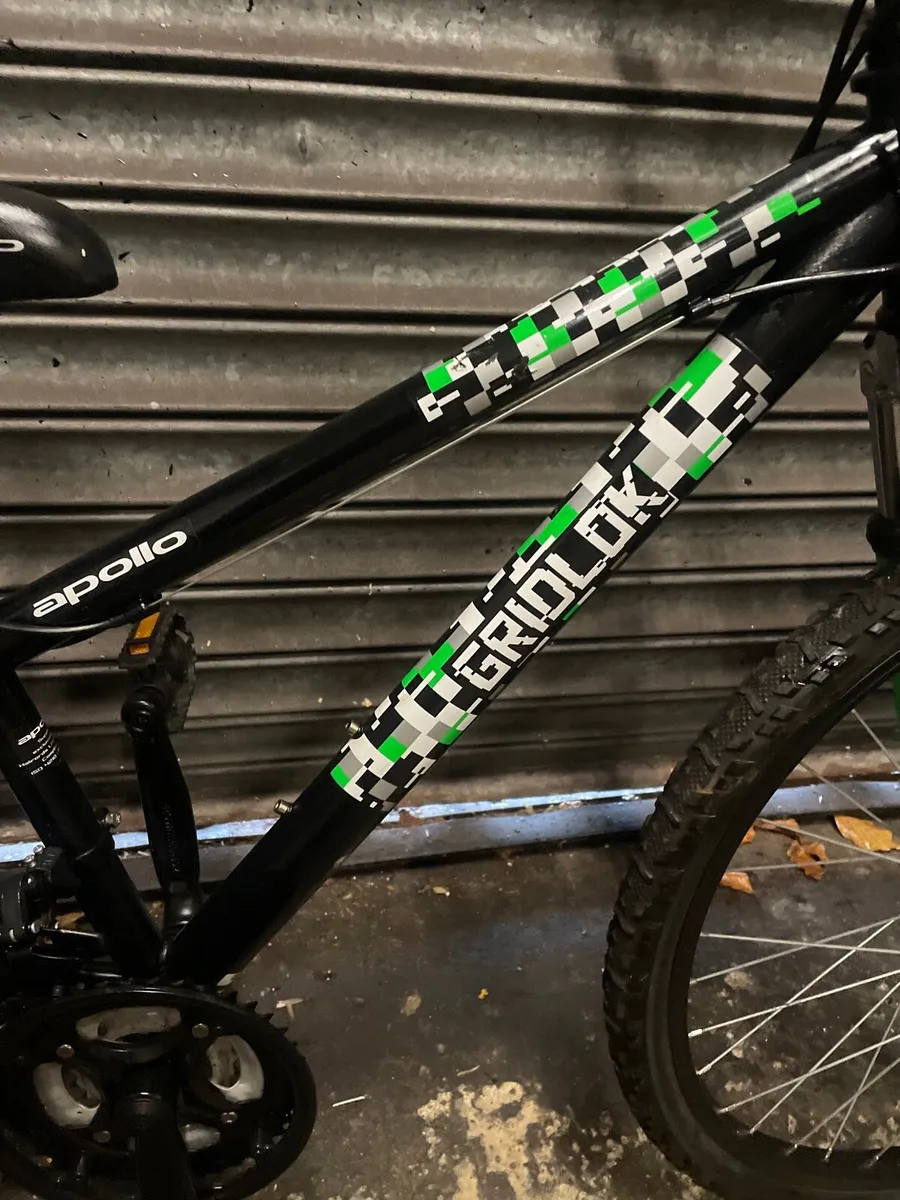 Mountain bike with suspension - Image 4