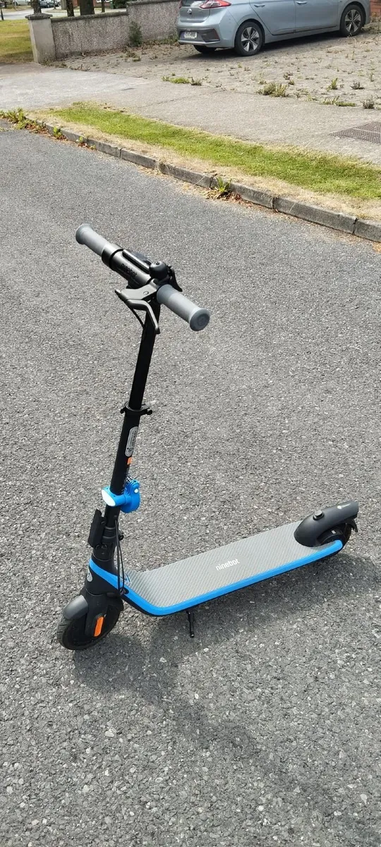 Segway Ninebot C2 Lite Electric Scooter with lock - Image 2