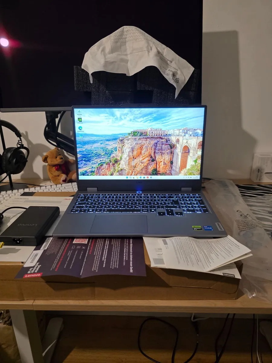 Lenovo LOQ 15IRX10 RTX 5060 i5-13450HX 32GB RAM - Image 1