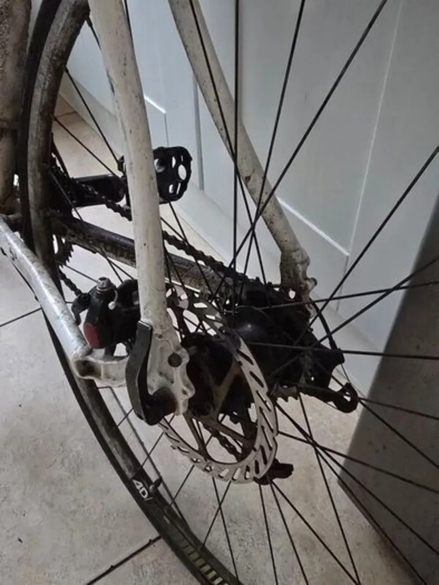 Boardman Comp bike with disc brakes - Image 2