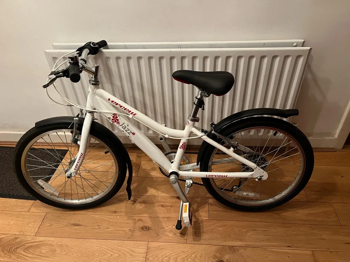 Girls Vercelli Bike 20 inch wheels- 6-9 years