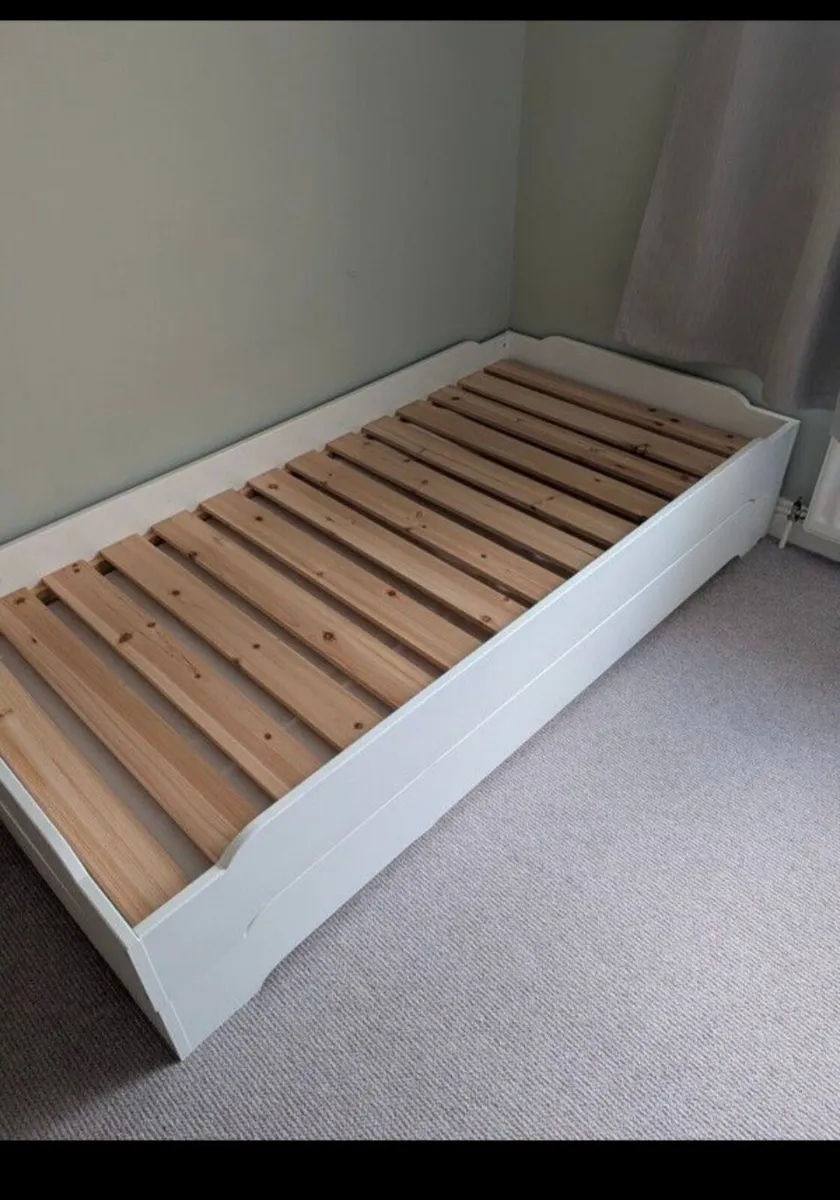 Stackable bed - Image 1
