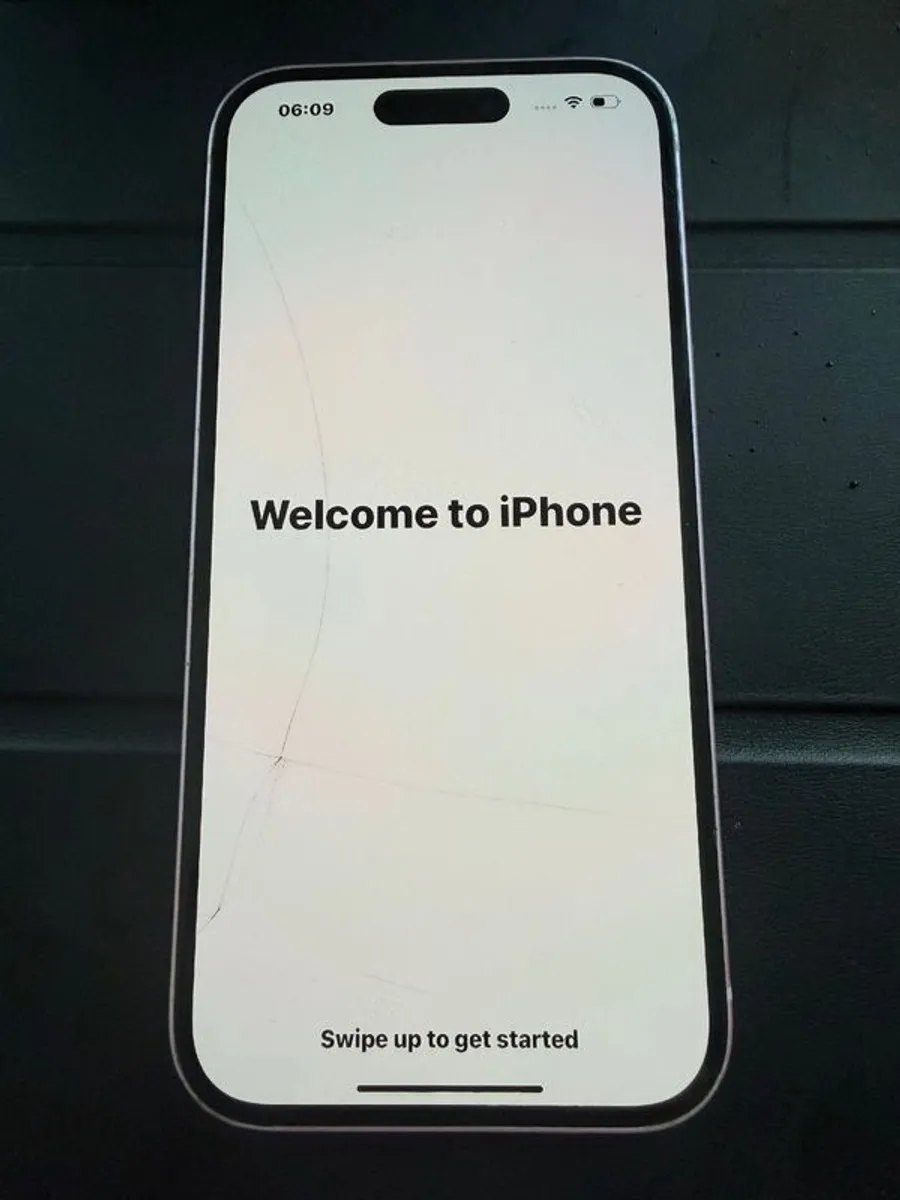 Pink iPhone 15 - Image 1