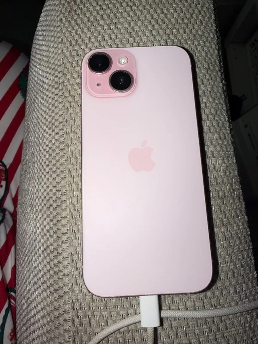 Pink iPhone 15 - Image 3