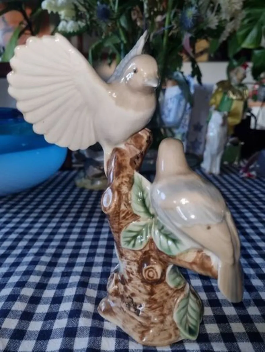 Vintage figurine of two birds - Image 2