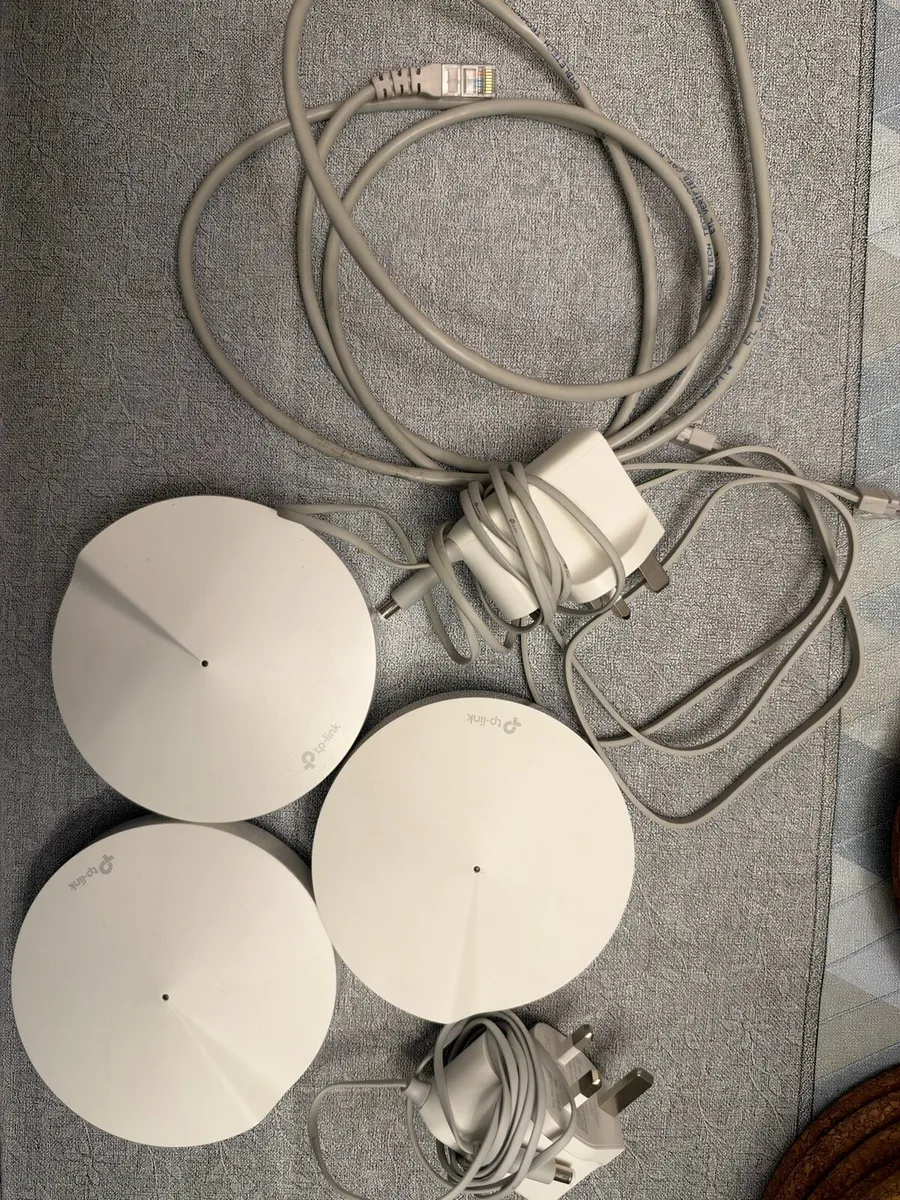TP-Link Deco M5 Mesh Wi-Fi System (3 packs) - Image 1