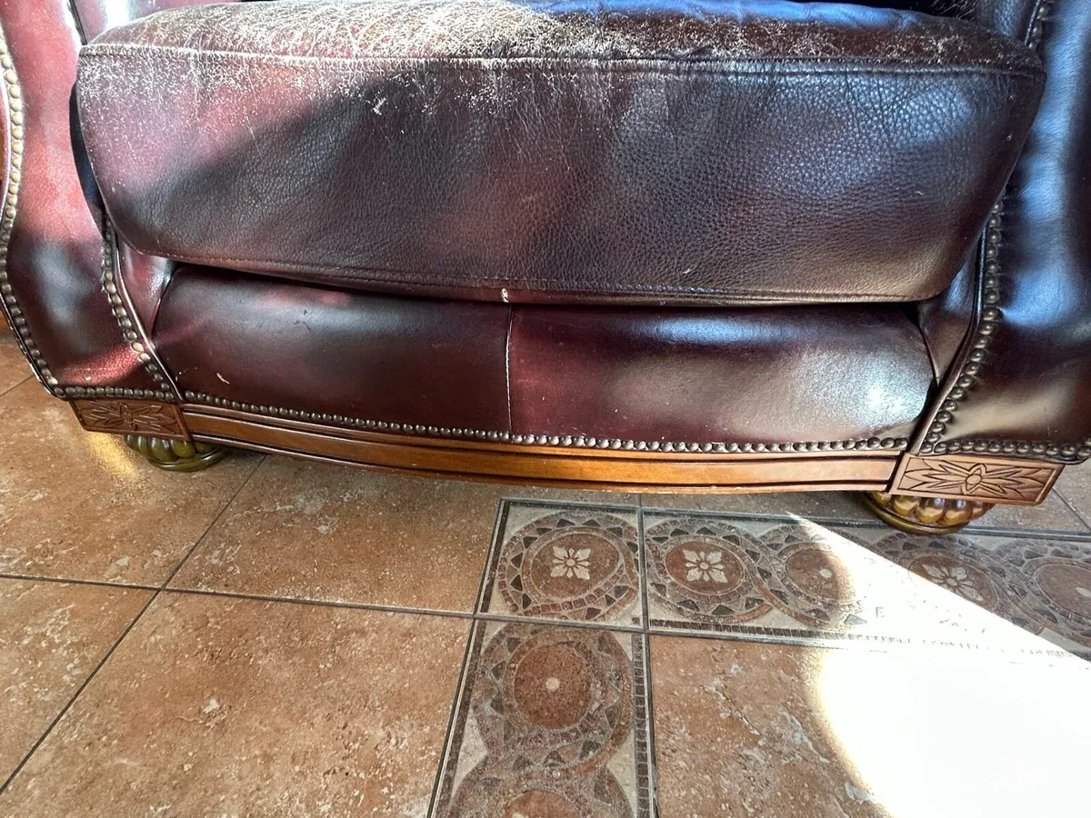 Couch - Image 2