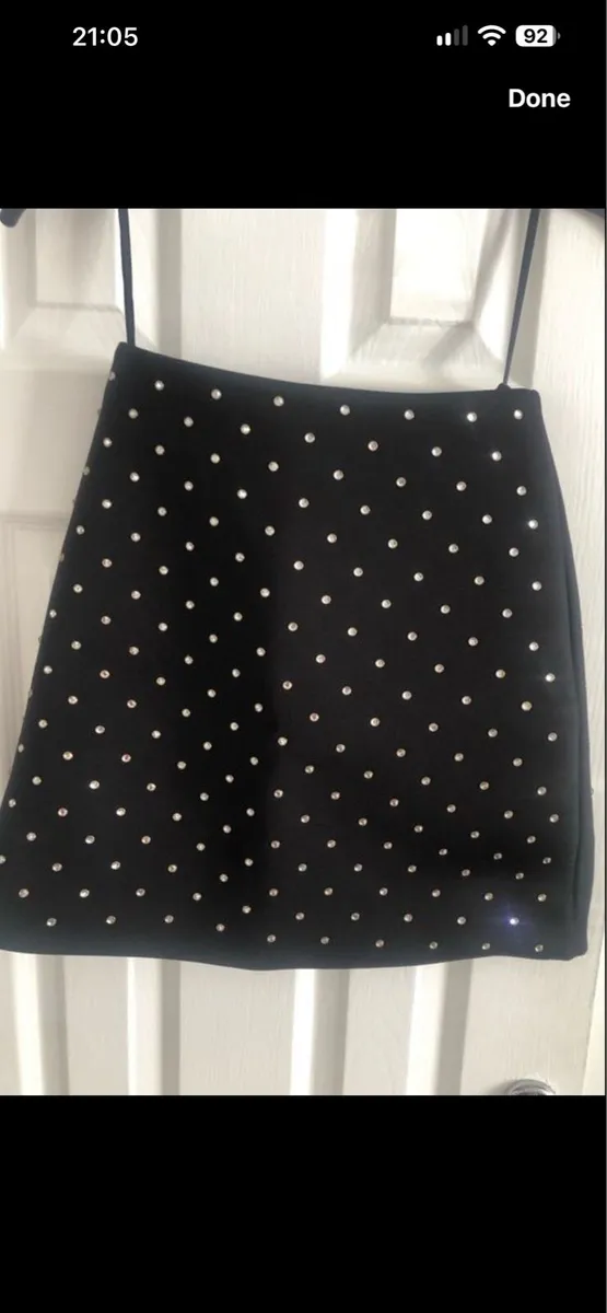 Ladies French connection skirt size 4 €15 - Image 1