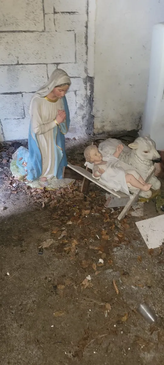 Crib figures - Image 1