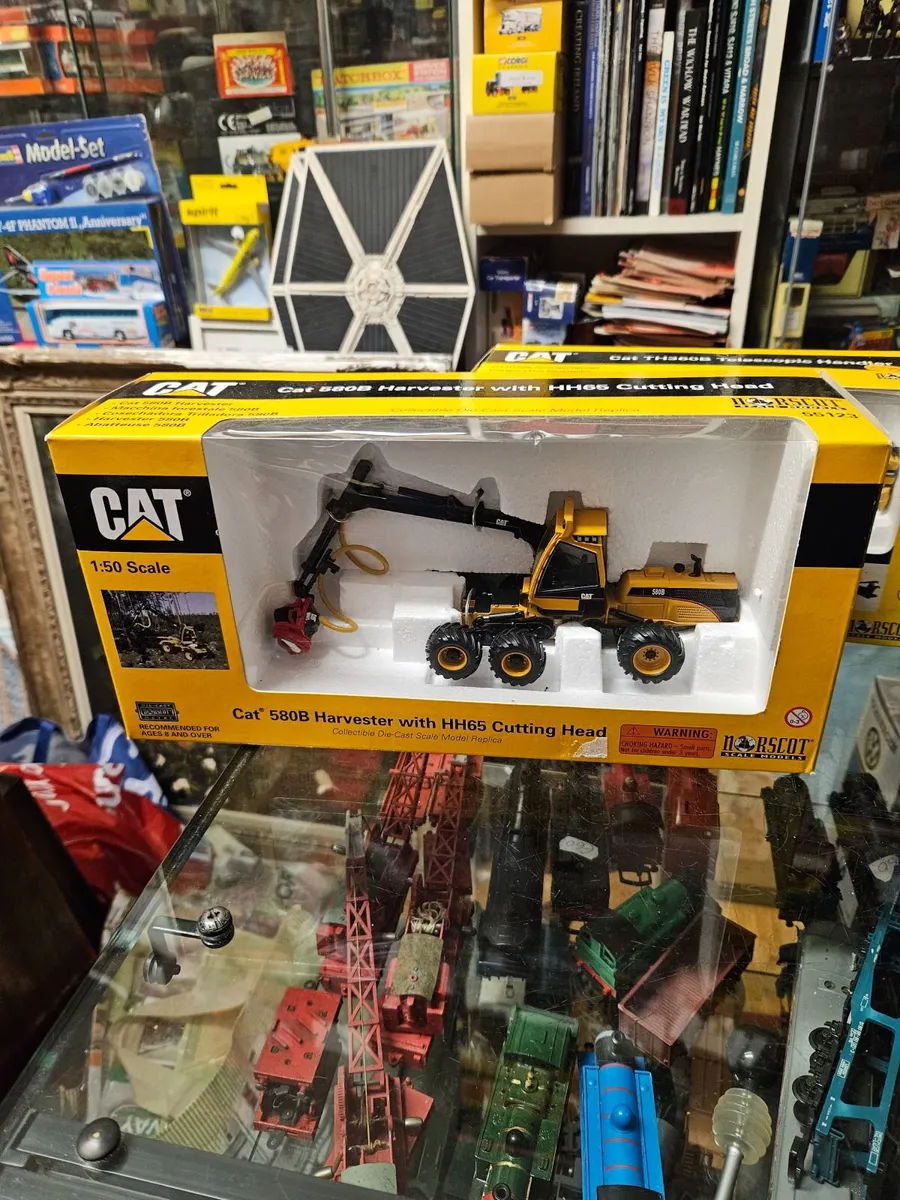 Corgi Norscot Caterpillar Forestry Harvester 1.50 - Image 1