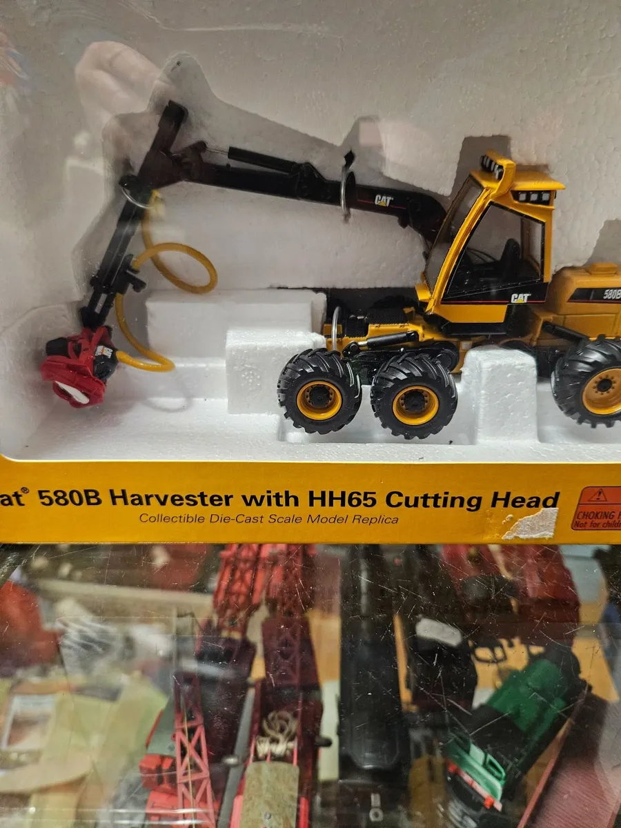Corgi Norscot Caterpillar Forestry Harvester 1.50 - Image 2
