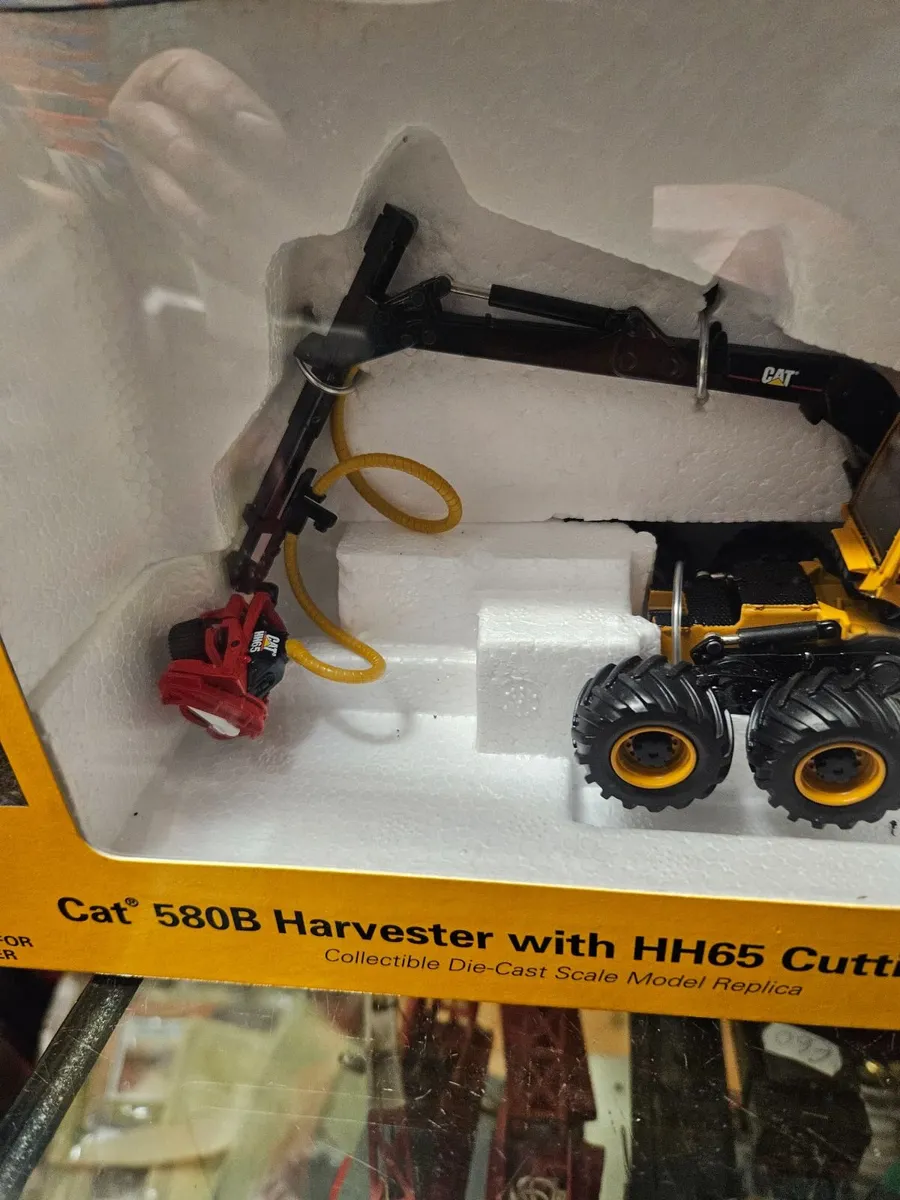 Corgi Norscot Caterpillar Forestry Harvester 1.50 - Image 3