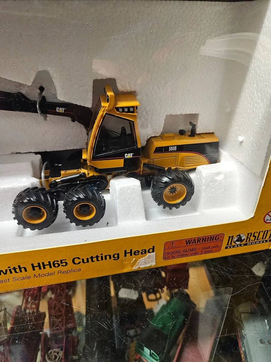 Corgi Norscot Caterpillar Forestry Harvester 1.50 - Image 4