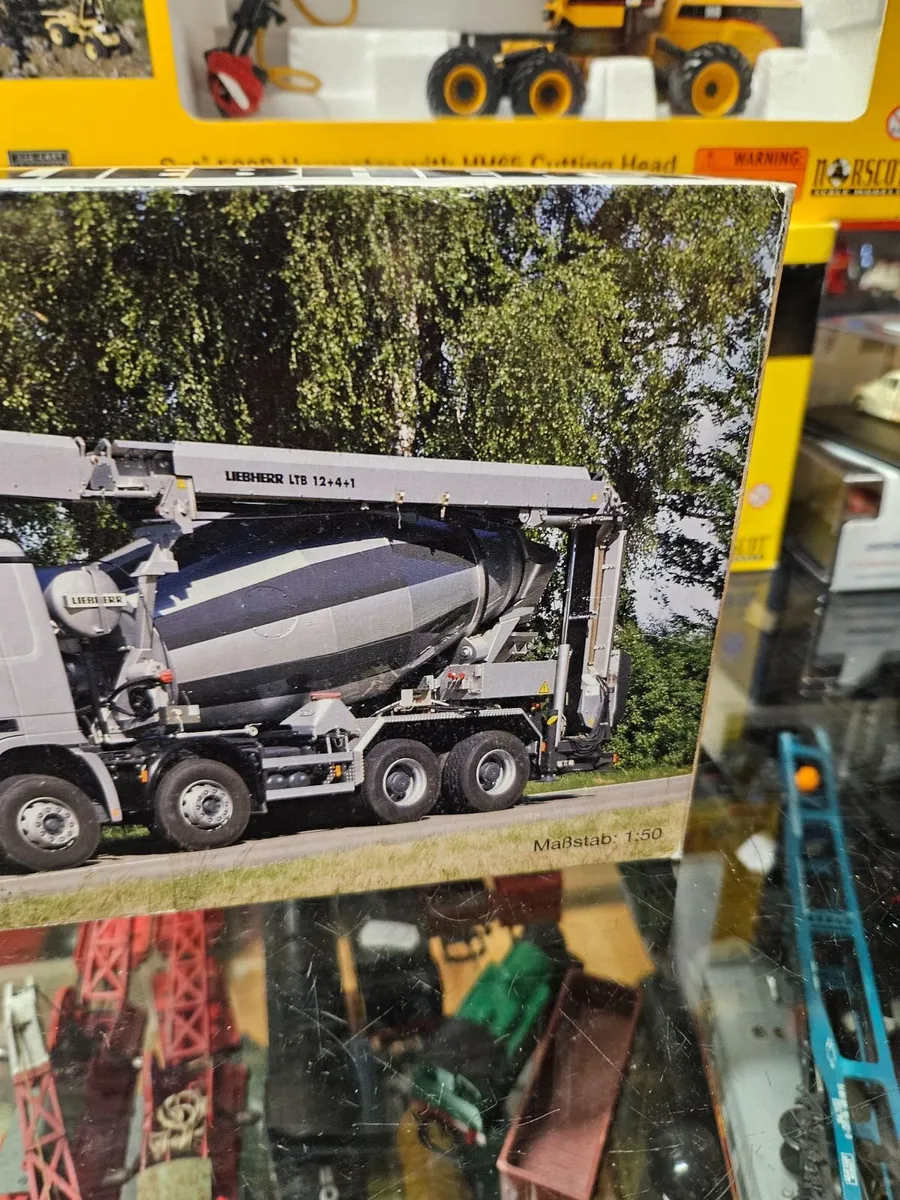 Corgi Conrad Mercedes Cement Truck - Image 2