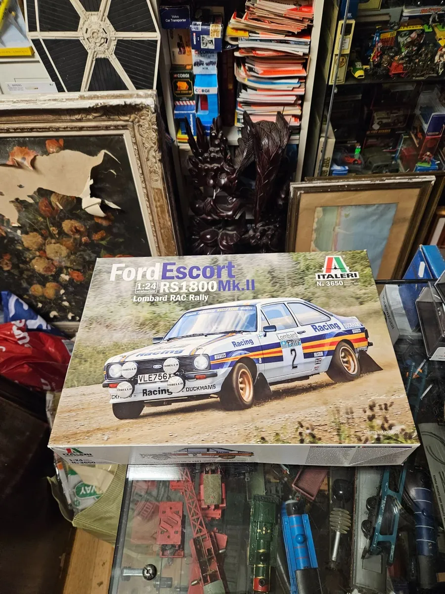 Airfix Italeri Ford Escort MKII Rally 1.24 kit - Image 1
