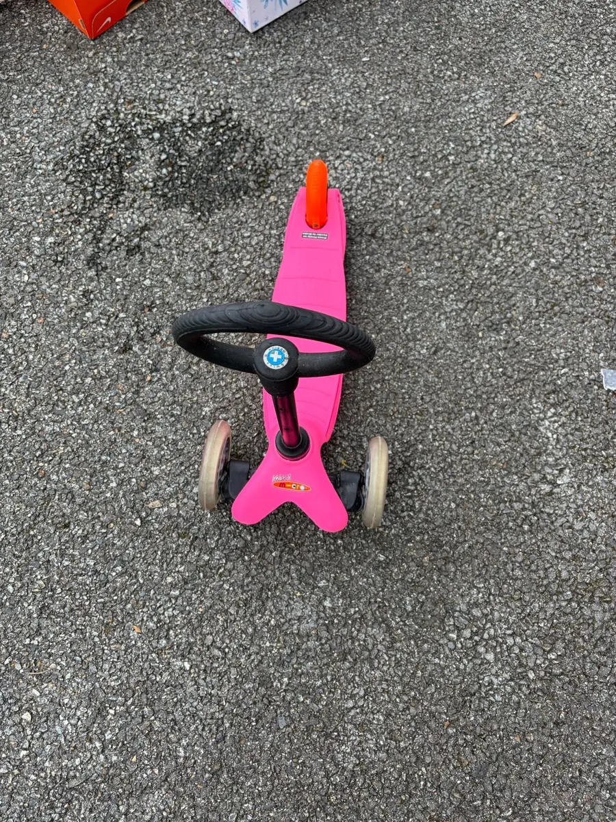 Child scooter - Pink Mini Micro 3-Wheel Scooter - Image 1