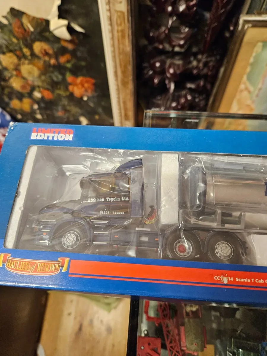 Corgi Scania T Cab Tractor Unit and Bulk Tanker Tr - Image 4