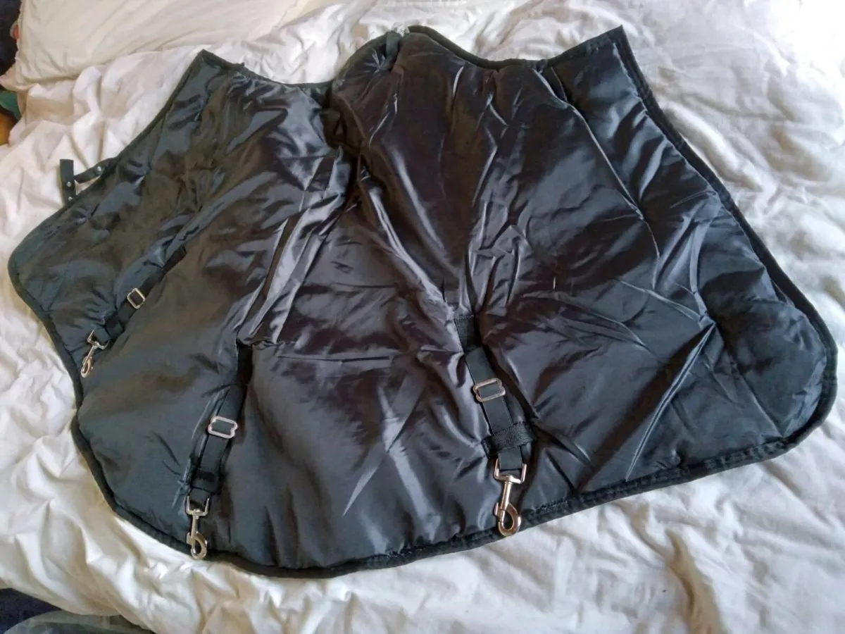 Waterproof Turnout Neck Cover.Small.Brand New - Image 4
