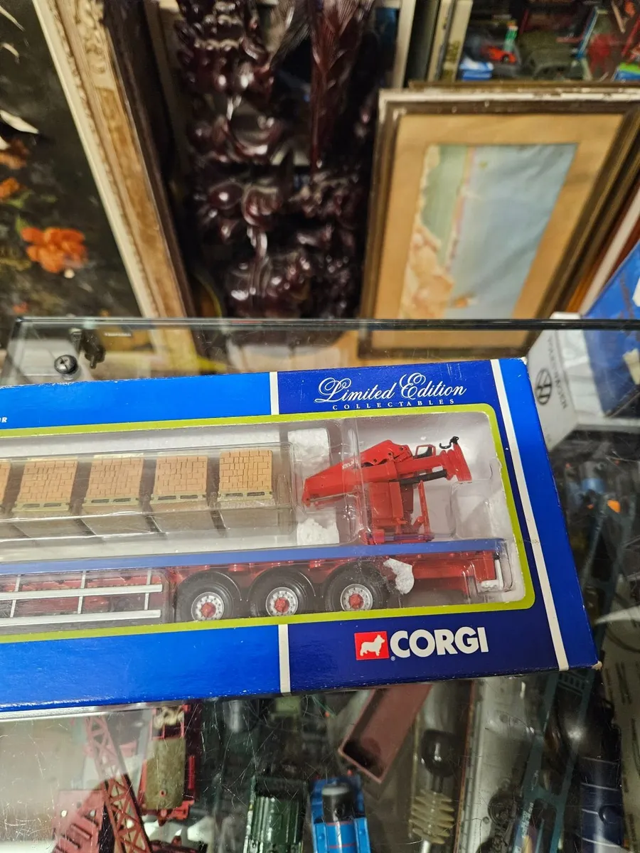 Corgi Renault Tractor Unit and Trailer with Crane - Image 4