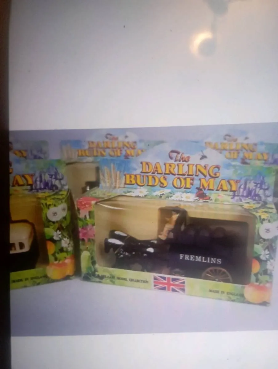DARLING BUDS OF MAY DIE -CAST.LLEDO FIVE  CARS. - Image 2