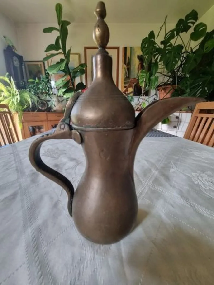 Vintage Brass Dallah Handcrafted Tea Pot Kettle - Image 1