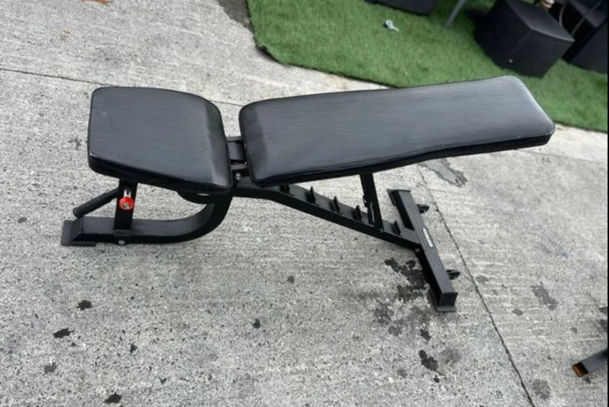 Heavey duty weight bench fully adjustable - Image 2