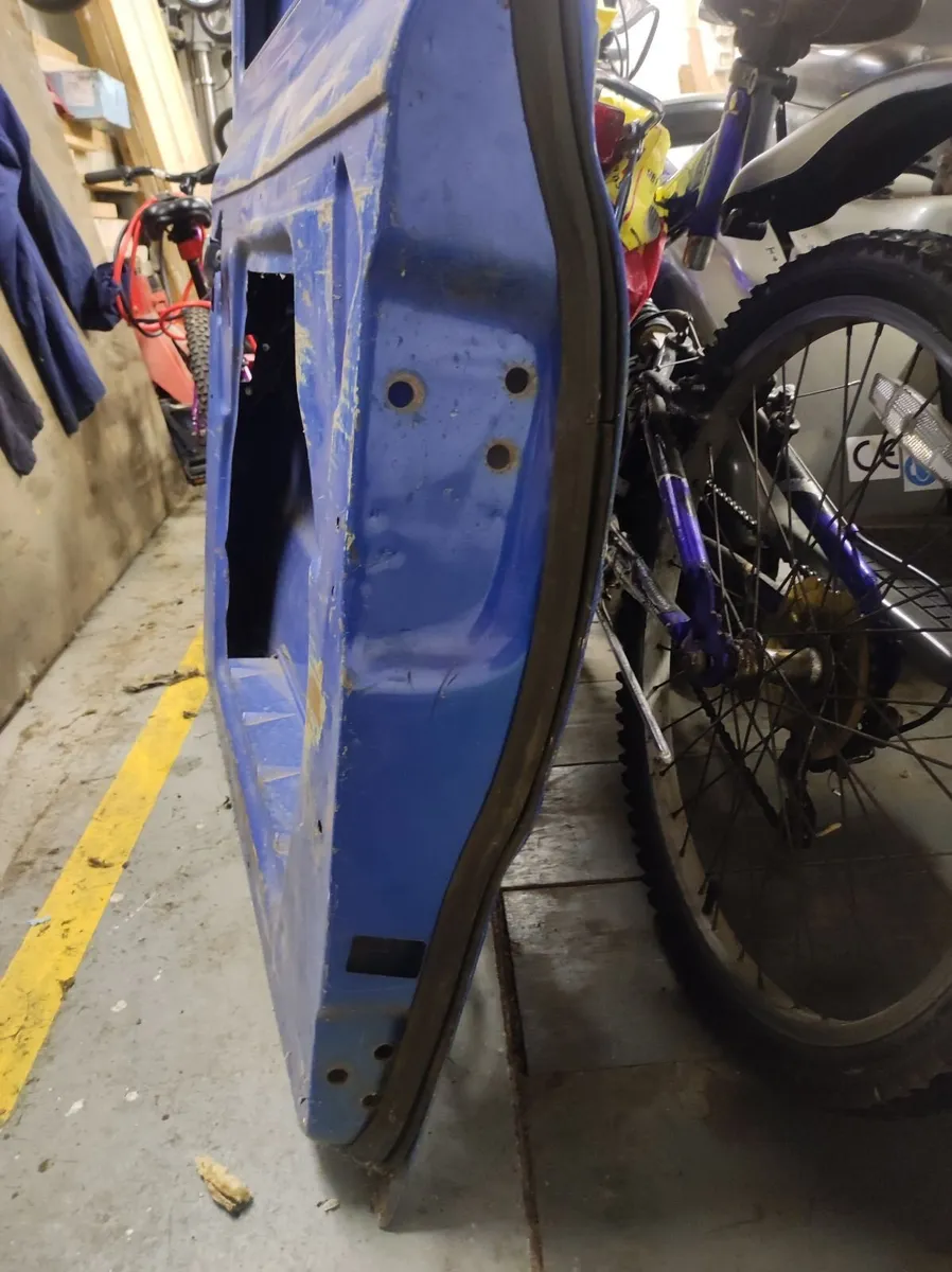 Mk1/Mk2 ford transit side door in excellent condit - Image 3