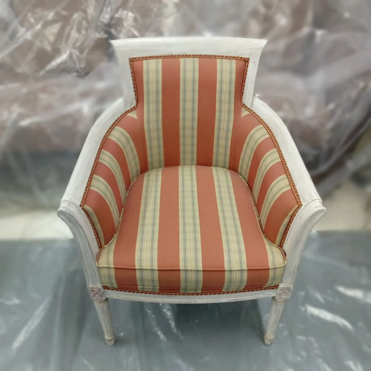 Old white armchair - Image 1