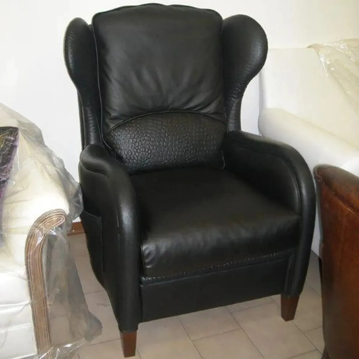 DUNDEE Armchair Black Leather - Image 1