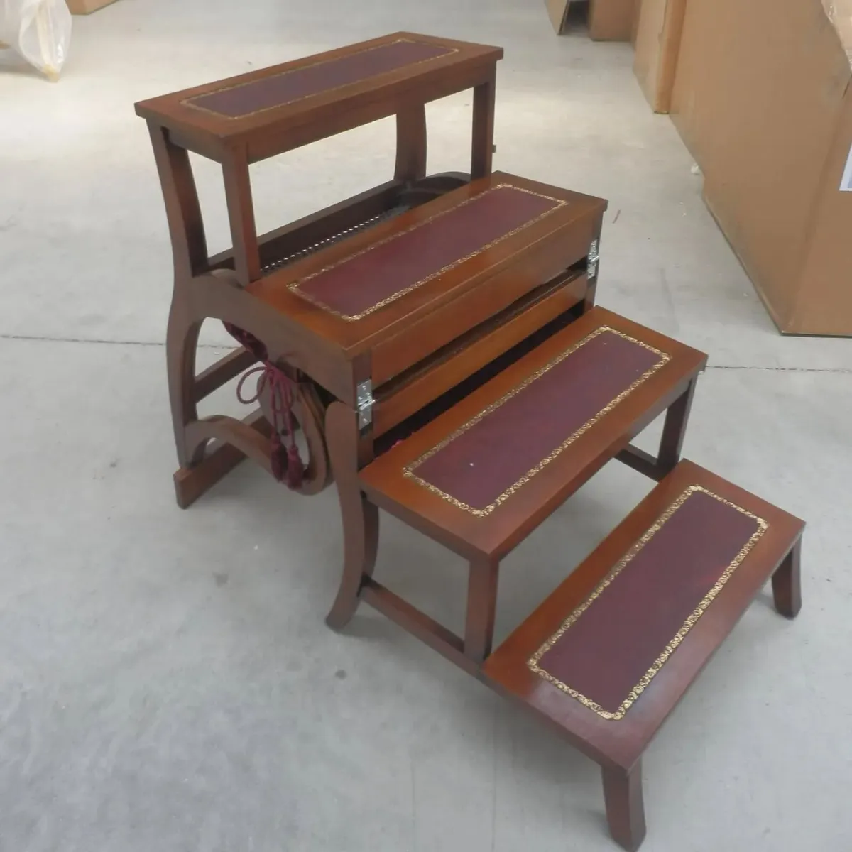Library Step Armchair with removable cushion - Image 2