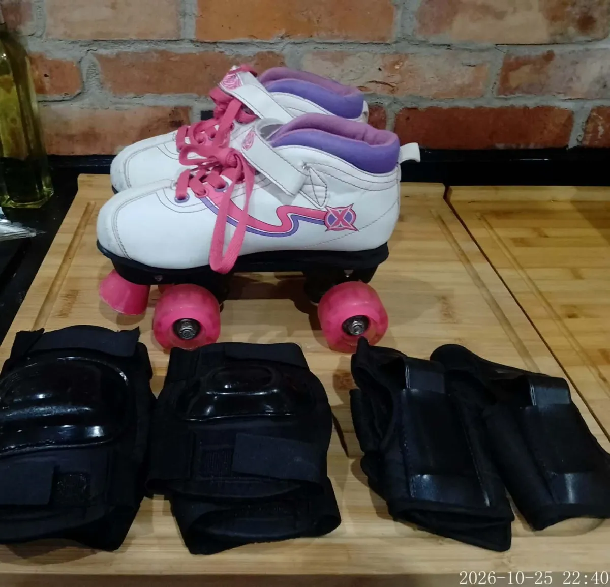 Skates