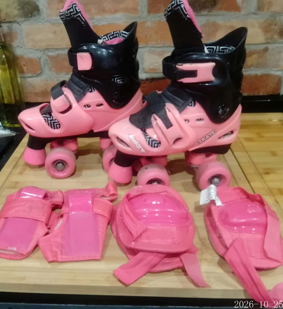 Skates