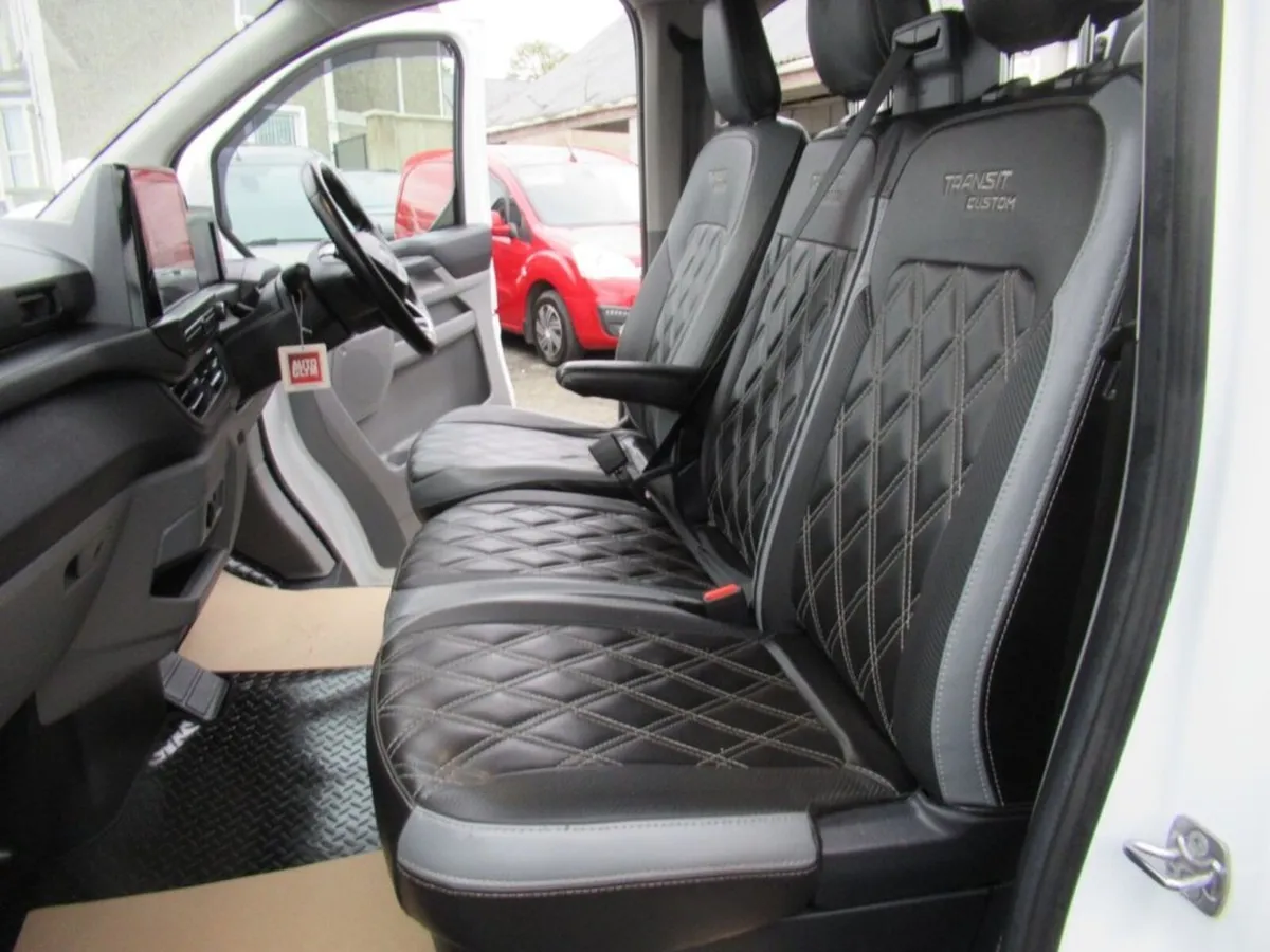 2.0 320  Limited Crew Van(170 ps) Auto Double Cab - Image 4