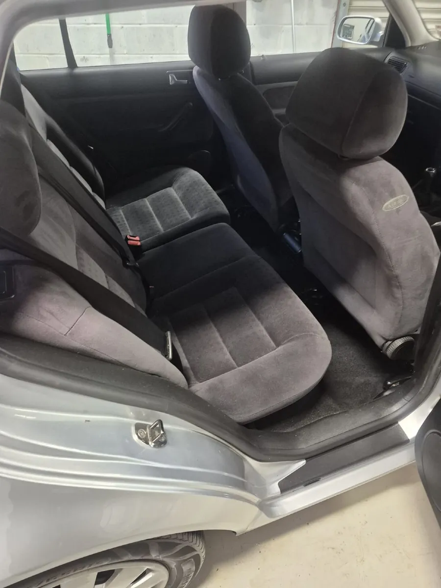 Volkswagen Golf 2004 - Image 4