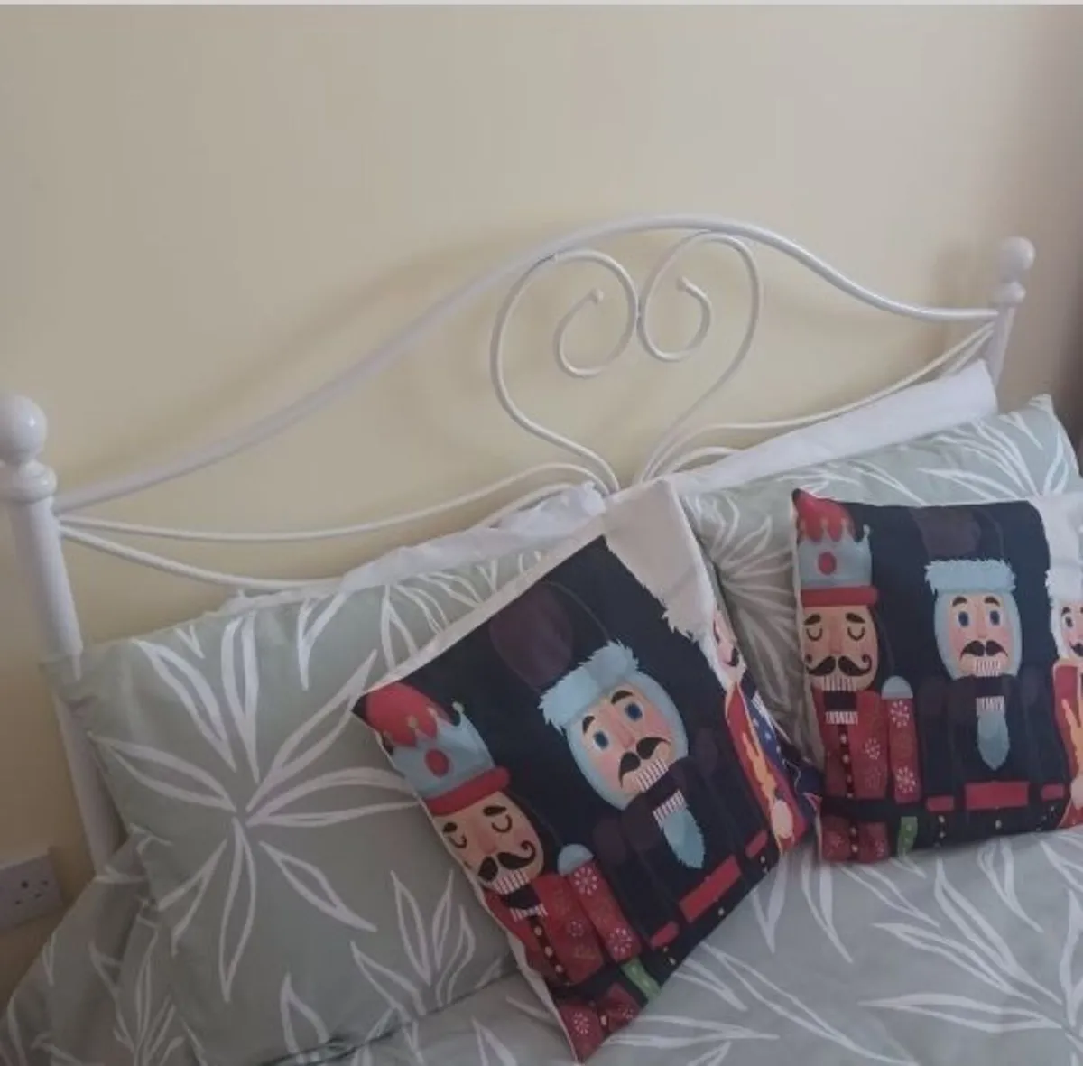 Iron double bed + matress - Image 3