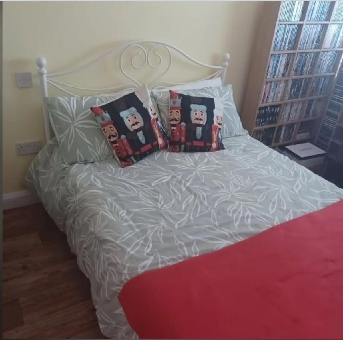 Iron double bed + matress - Image 4
