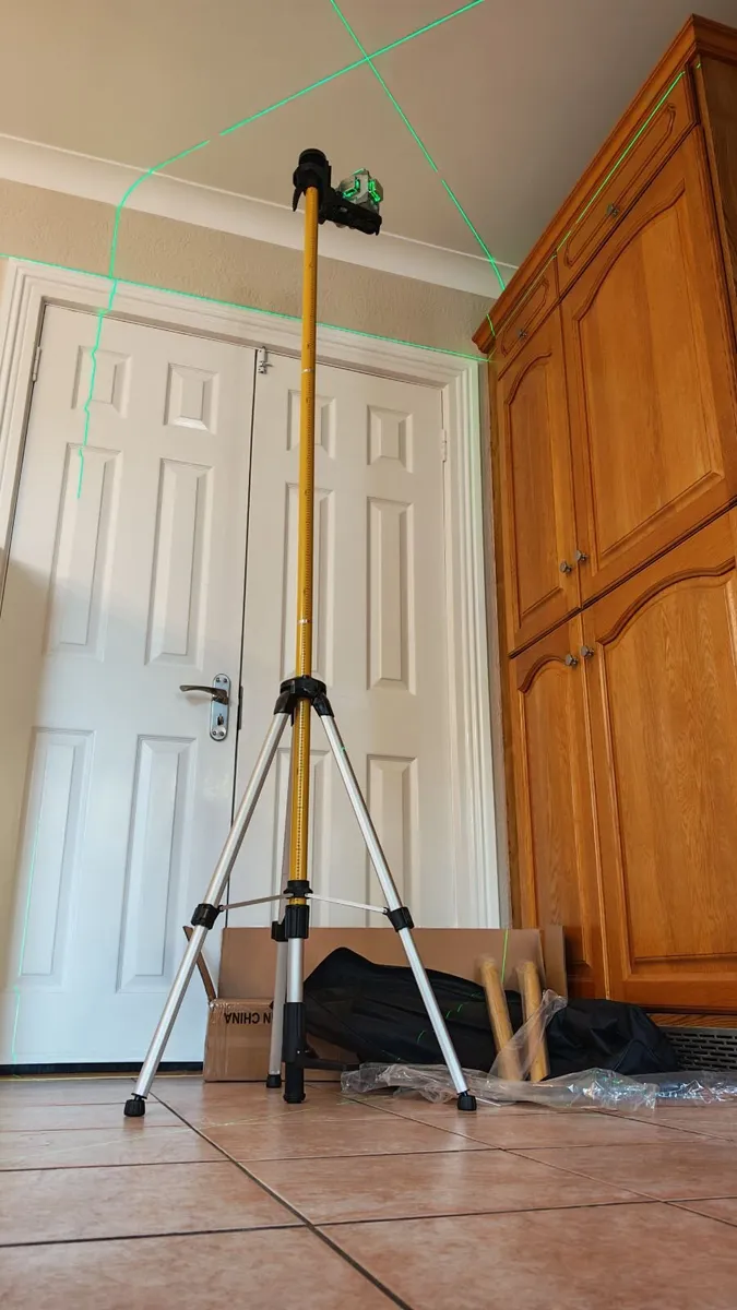 12 Ft./3.7m Laser Level Tripod Telescoping Pole - Image 1