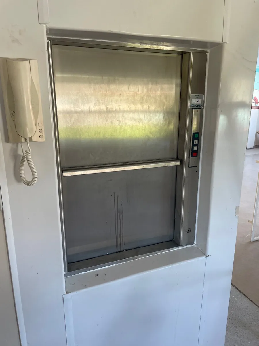 Dumbwaiter Food Lift - Image 1