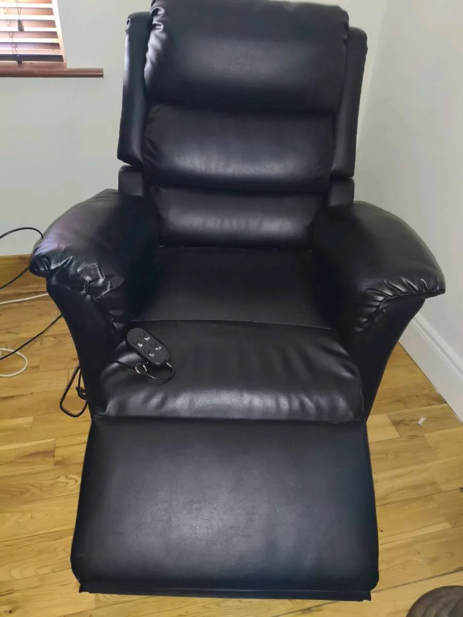 Like new recliner nice tidy size,120 - Image 2