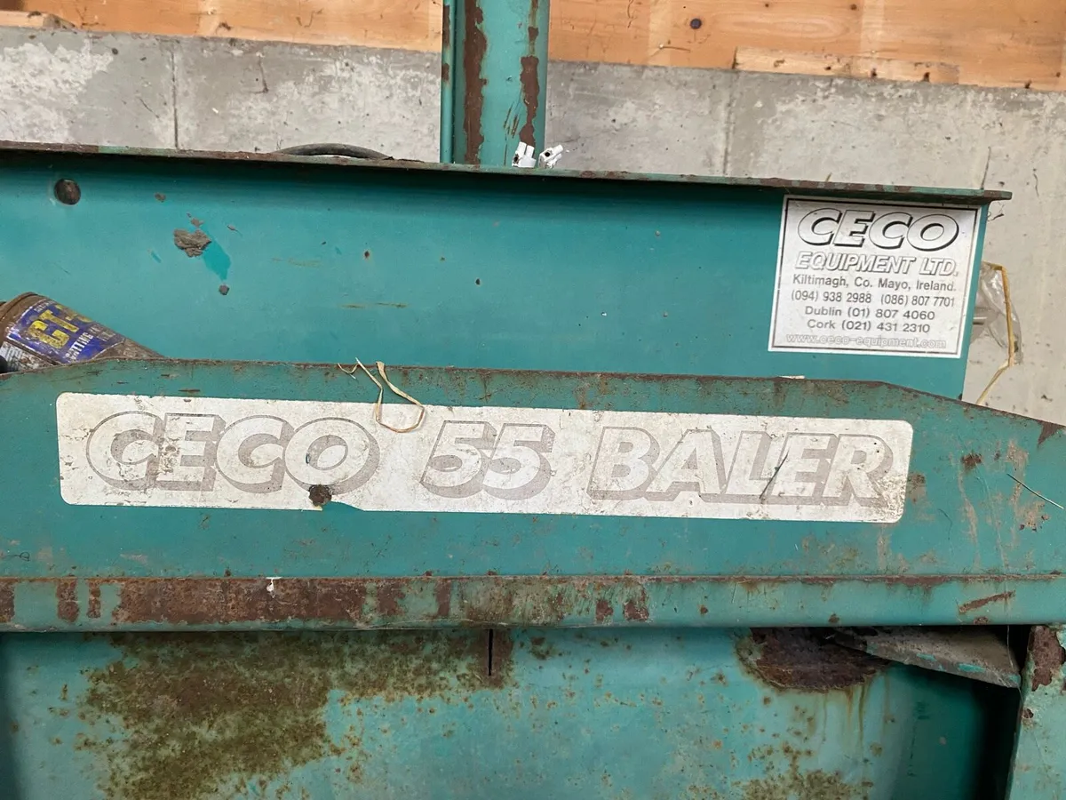 Plastic and cardboard baler - Image 1