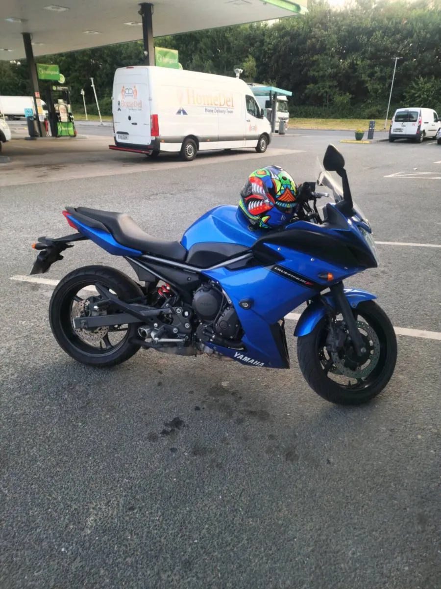 Yamaha XJ6 2010 - Image 1