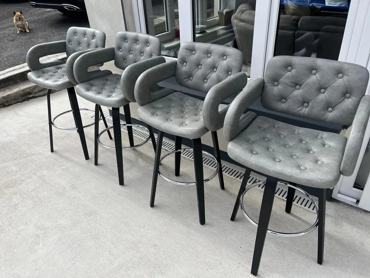 Bar stools - Image 1