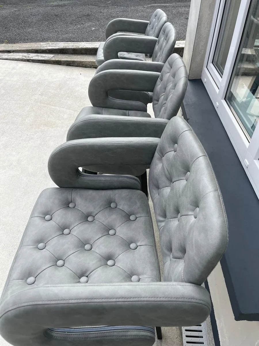 Bar stools - Image 2