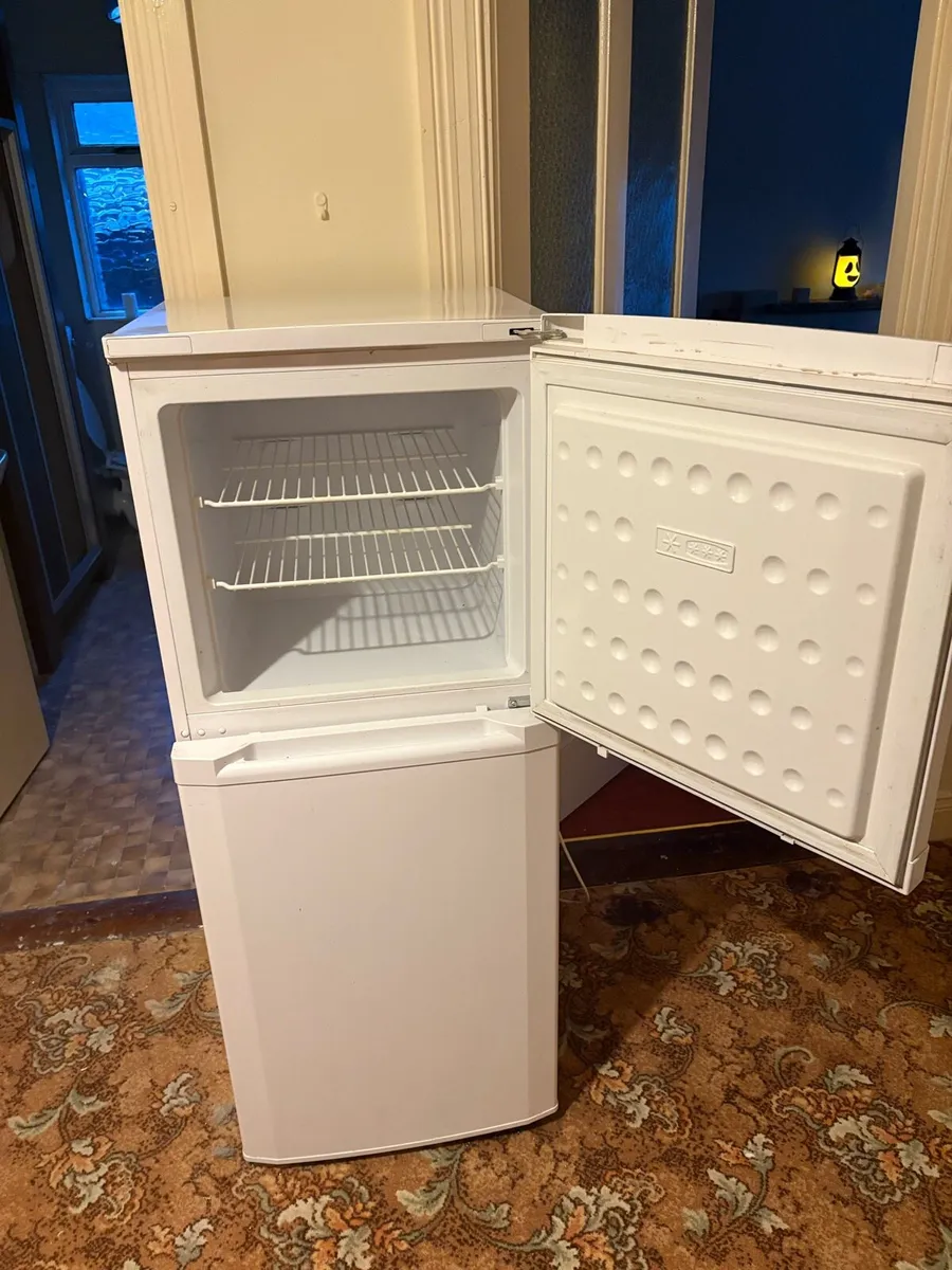 Beko fridge freezer - Image 4