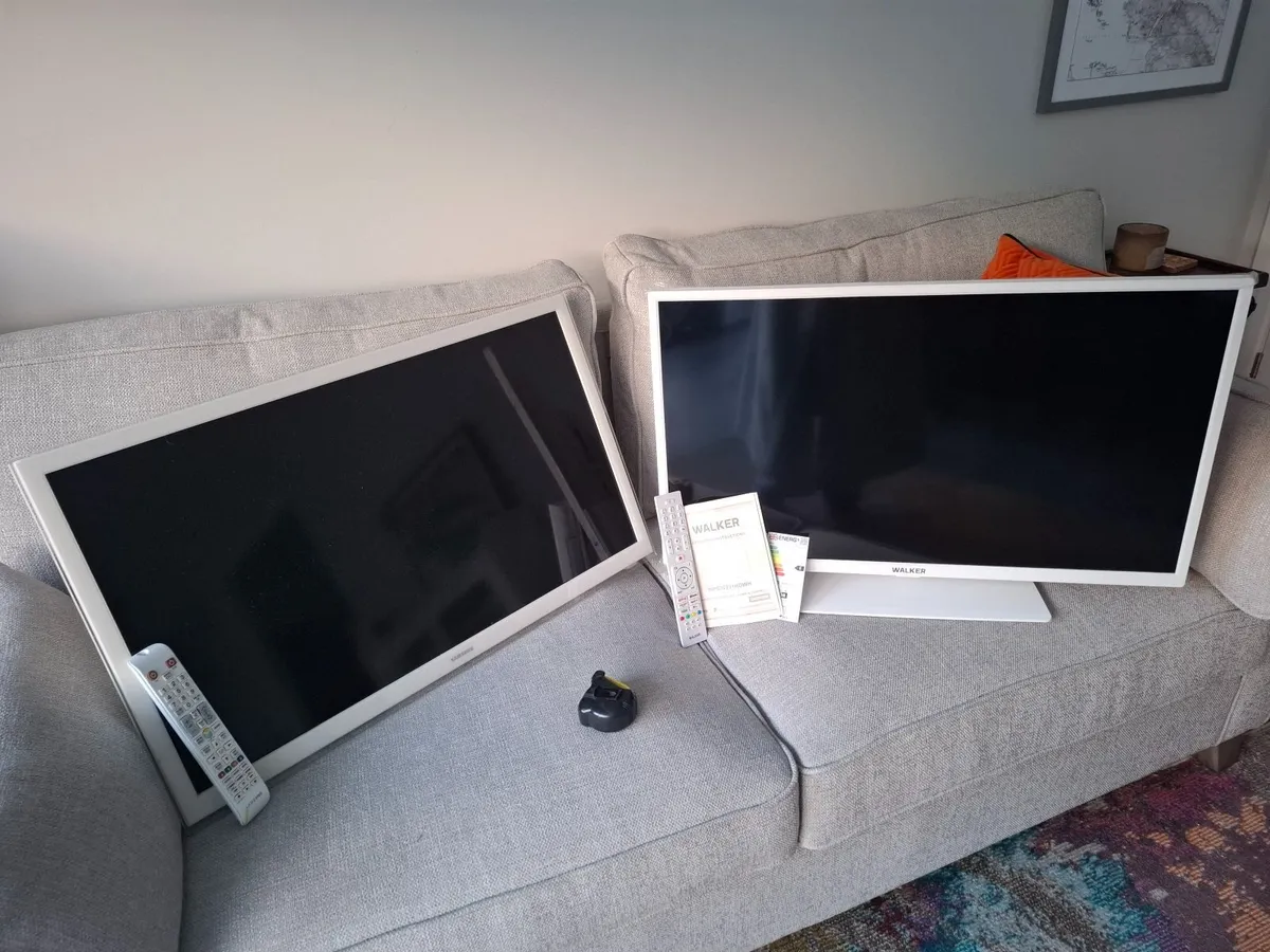 2 TVs